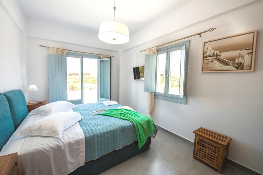 Sea And Sand Villas Монолитос Екстериор снимка