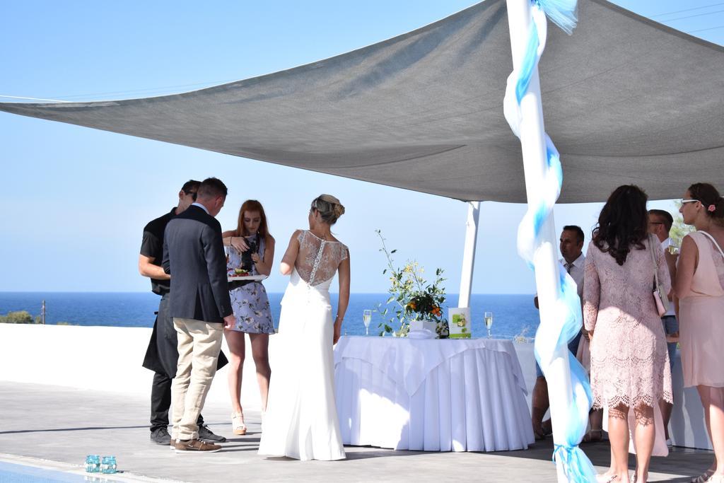 Sea And Sand Villas Монолитос Екстериор снимка