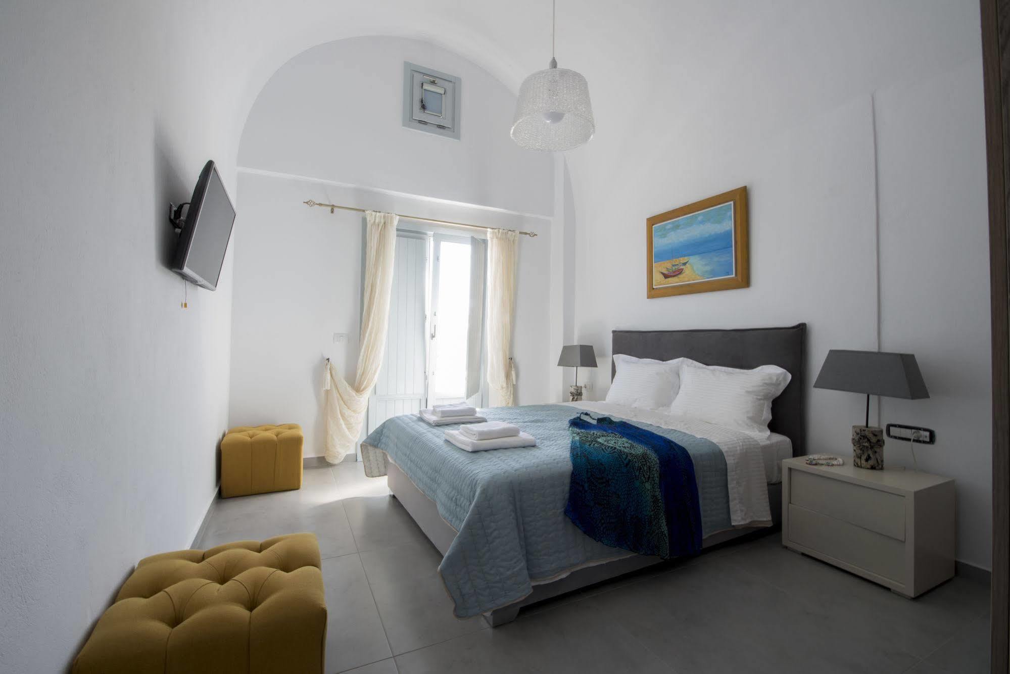 Sea And Sand Villas Монолитос Екстериор снимка