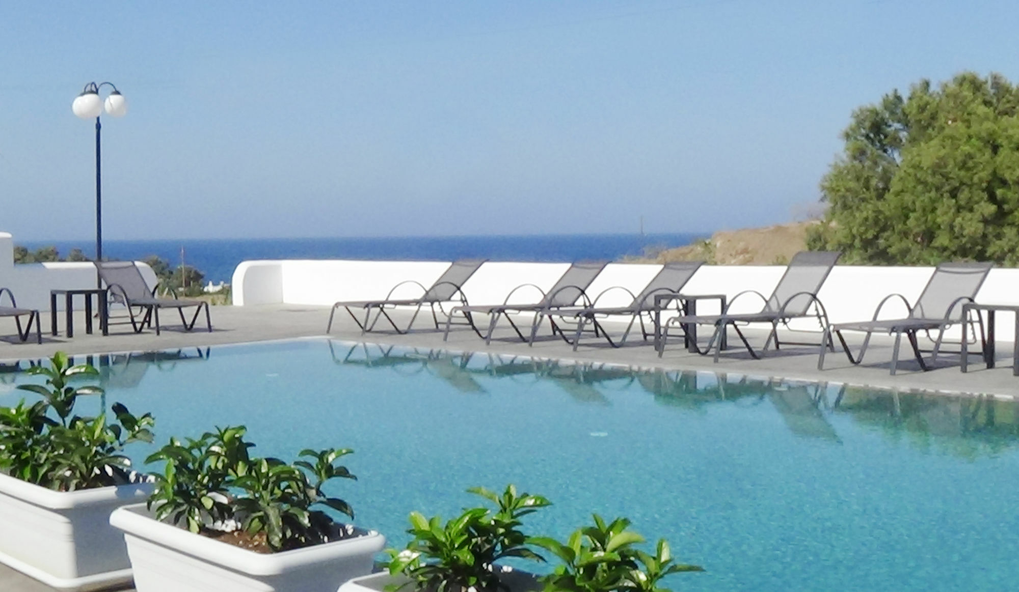 Sea And Sand Villas Монолитос Екстериор снимка
